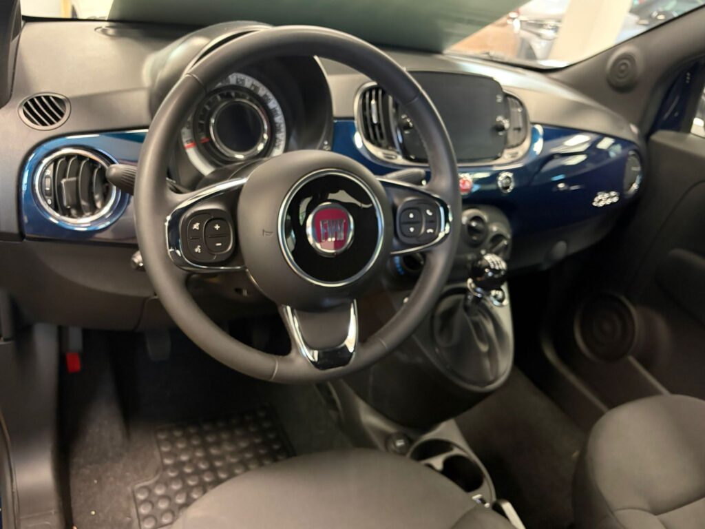500 III 2023 1.0 hybrid lounge 70cv