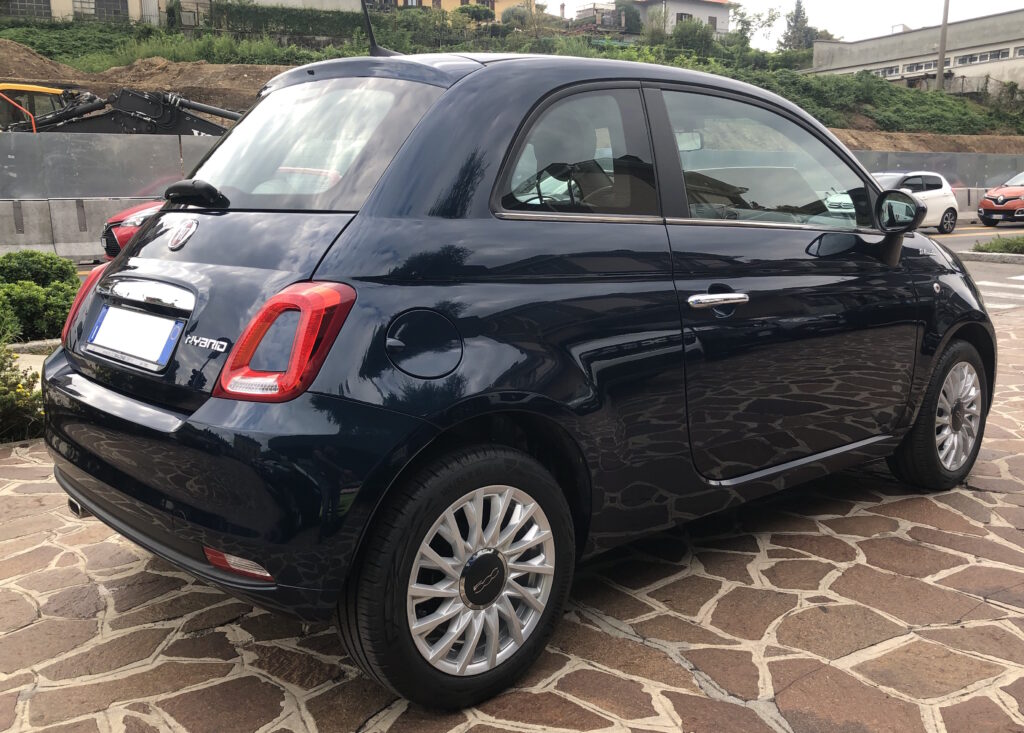 500 III 2023 1.0 hybrid lounge 70cv
