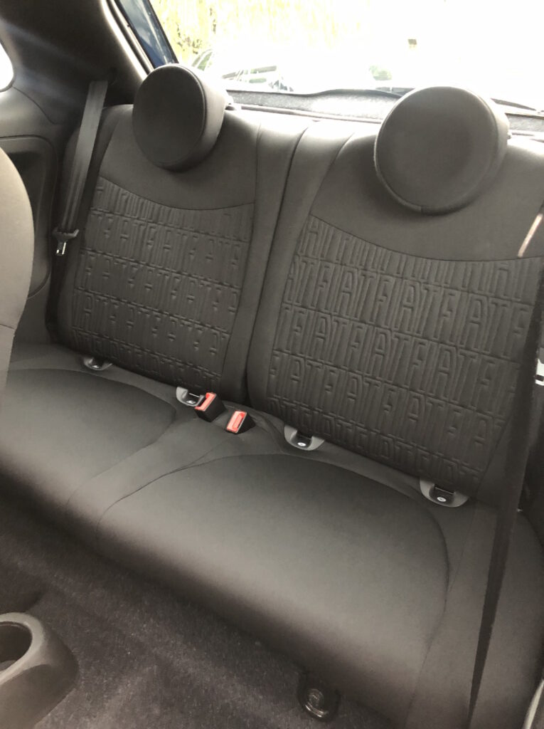 500 III 2023 1.0 hybrid lounge 70cv