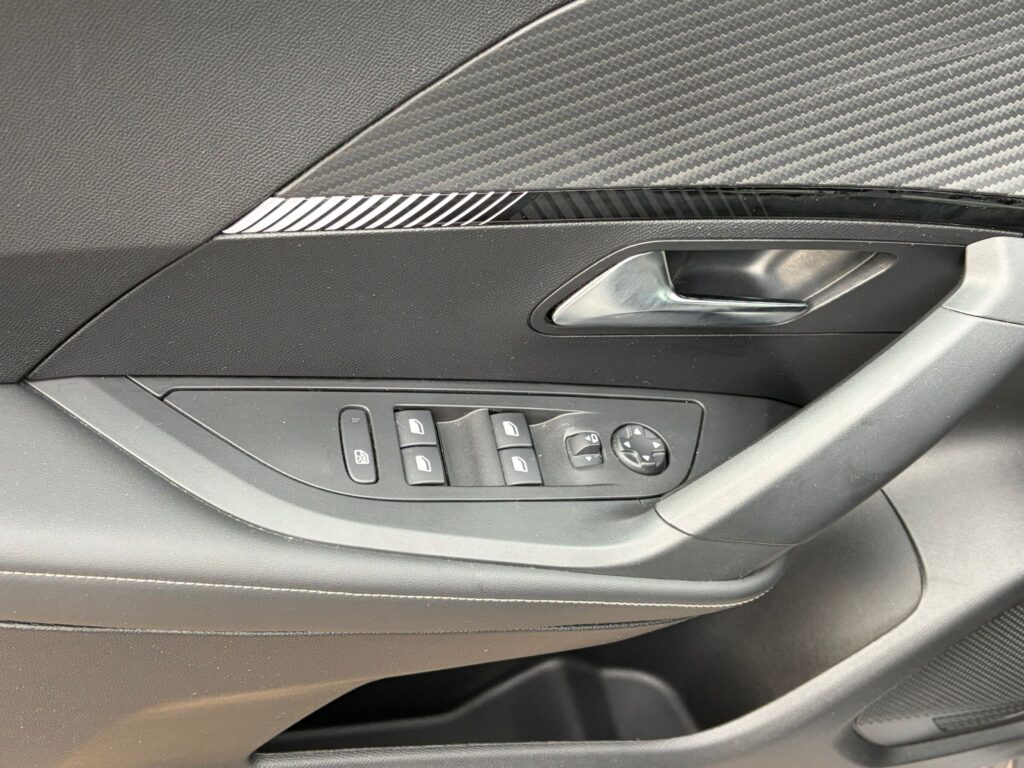 2008 II 2024 1.2 puretech Allure s 101cv